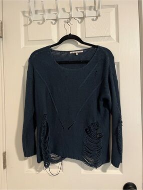 209wst distressed sweater